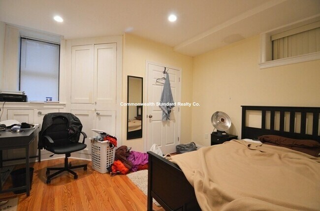 Building Photo - 1203 Beacon St