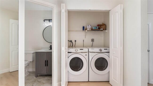 Building Photo - 4979 NW 82nd Ave