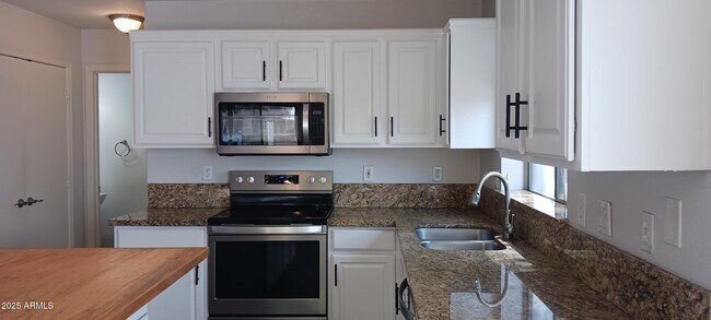 Building Photo - 5192 W Campo Bello Dr