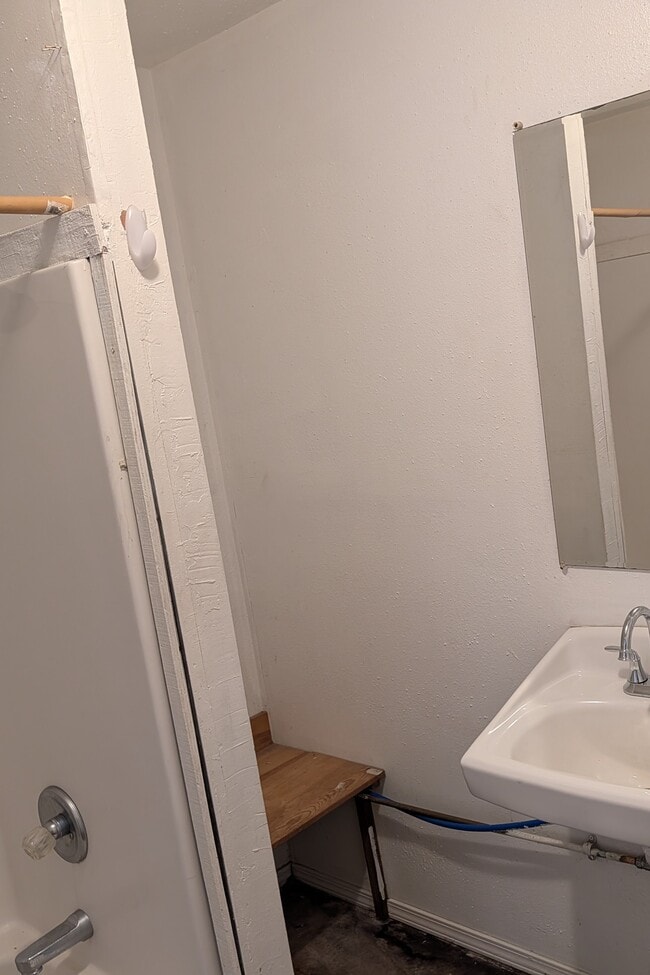 Building Photo - 805 Avenue C