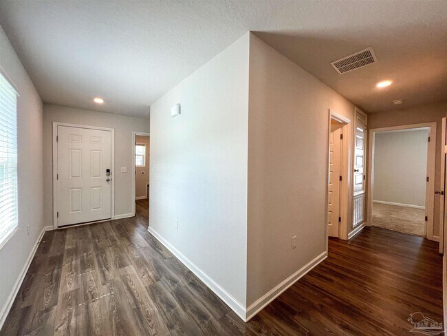 Building Photo - 5257 Peach Dr