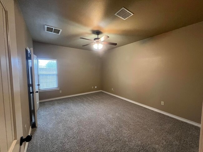 Building Photo - 10509 Quinton Ave