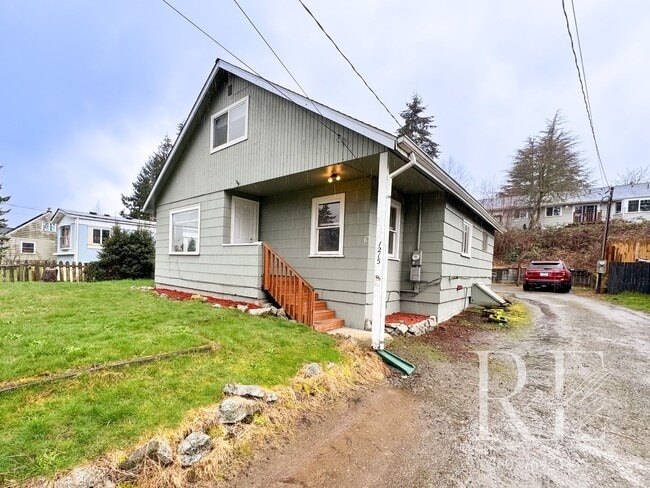 Building Photo - 1215 Evans Ave W