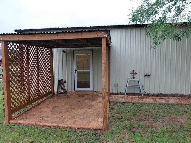Building Photo - Affordable & Charming 1 bed and 1 bath with all bills paid including lawn care!