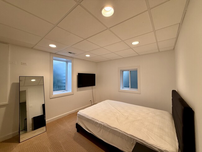 Building Photo - 354 Baltimore Dr