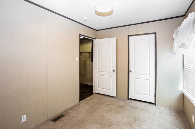 Building Photo - 106 Barkley Ln