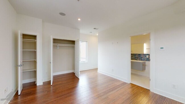 Building Photo - 1103 9th St NE