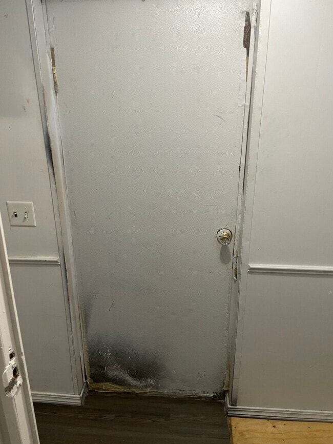 Building Photo - 2 Bed 1 Bath Mobile Home