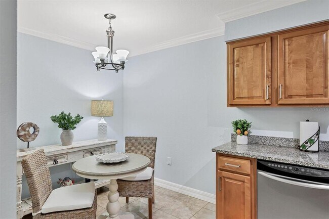 Building Photo - 3350 S Osprey Ave