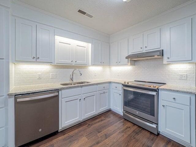 Building Photo - 655 Torrey Pines Dr