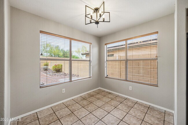 Building Photo - 4512 E Mossman Rd