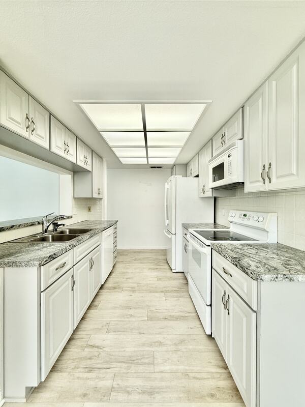 Building Photo - 13642 Dunwoody Ct