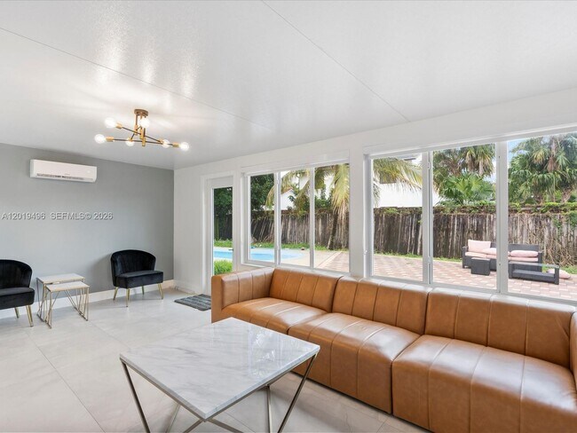 Building Photo - 5731 SW 54th Terrace