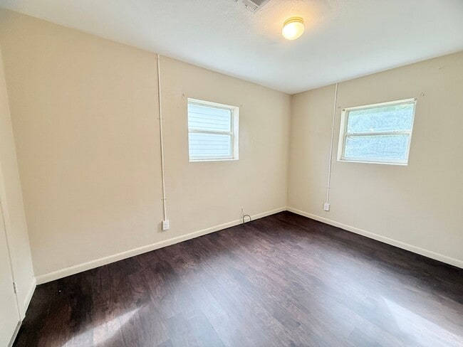 Building Photo - Charming 3-Bedroom Home + Bonus Room