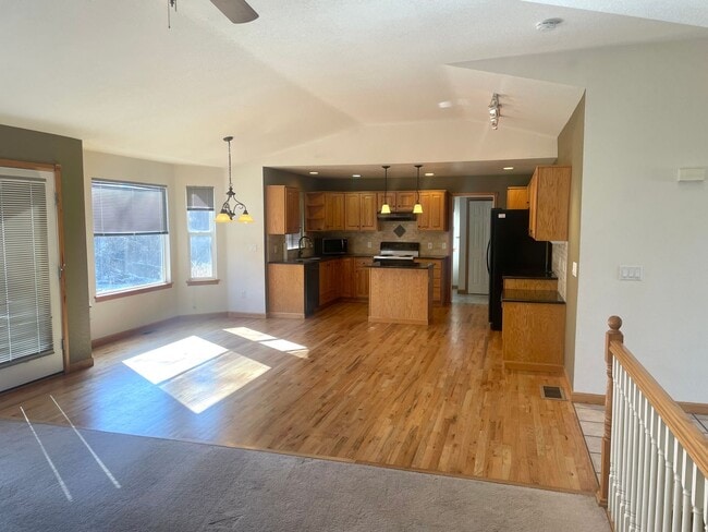 Building Photo - Ranch Home in Great Location