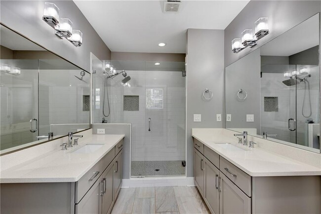Building Photo - 743 Taylor Ct