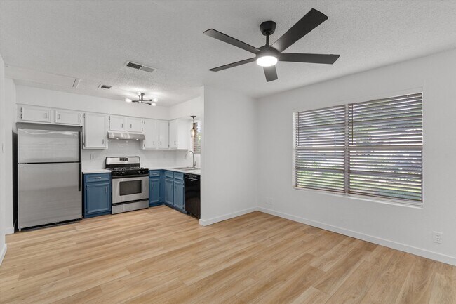 Building Photo - 5700 Cherry Park