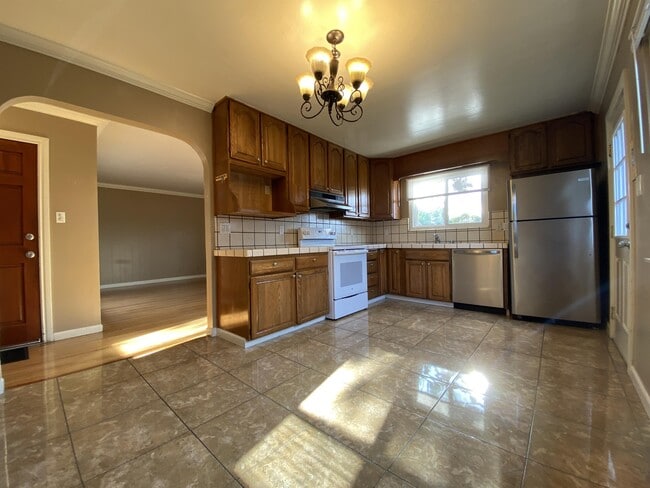 Building Photo - 668 Santa Coleta Ct