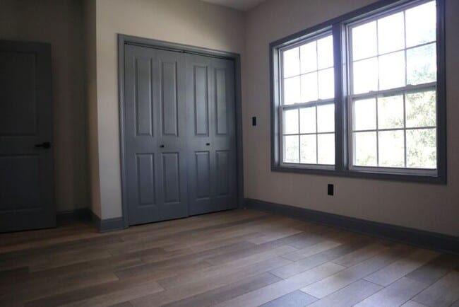 Building Photo - Oakland City 3 Bed/2 Bath, Beautifully Rem...