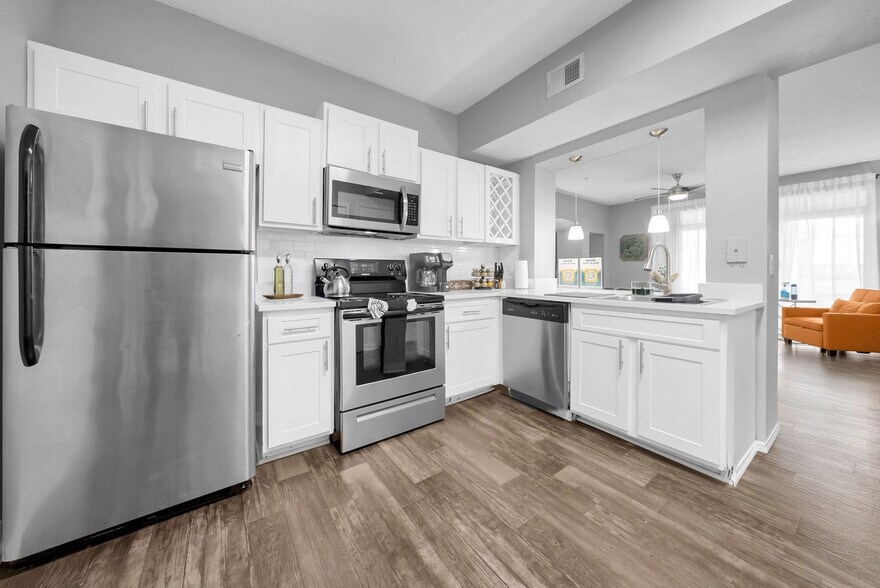 Building Photo - 7628 Southern Brook Bend