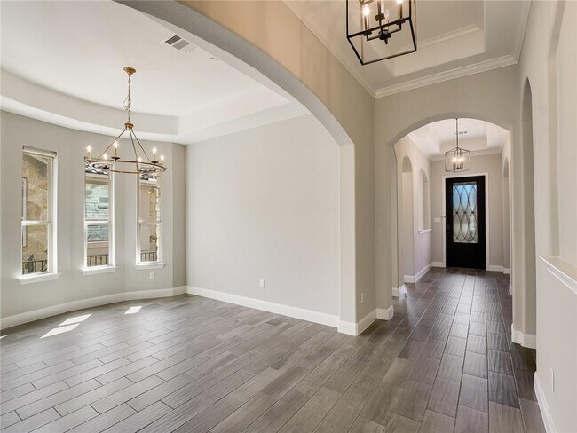 Building Photo - 305 Maxwell Way