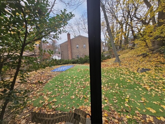 Building Photo - 22 A Town Path