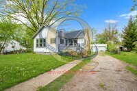 Building Photo - Available Now! 2 beds with Garage!