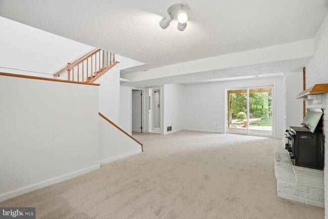 Building Photo - 131 Lee Dr