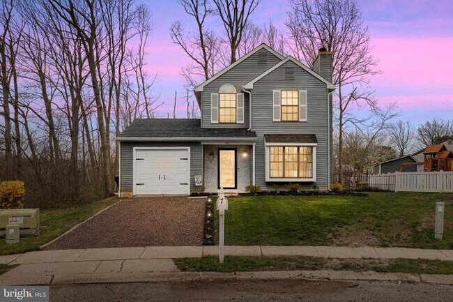 Primary Photo - 7 Woodstream Ct