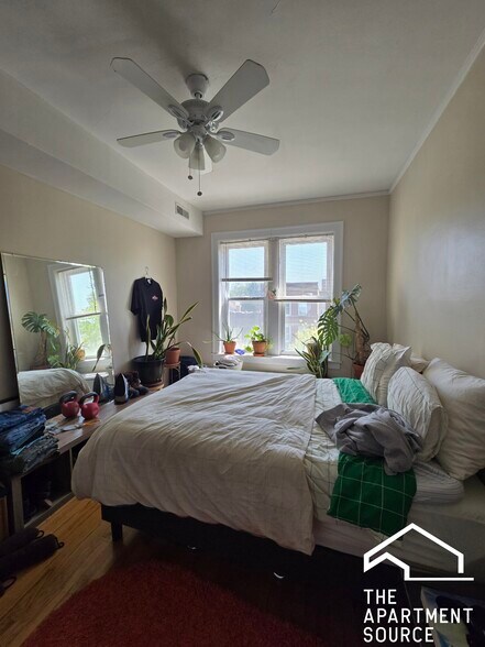 Building Photo - 2474 W Pensacola Ave