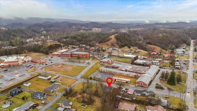 Building Photo - 105 Bluegrass Dr