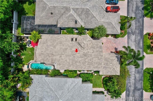 Building Photo - 8171 Hampton Wood Dr