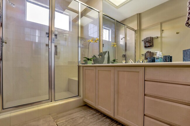 Building Photo - 125 Rainbird Cir