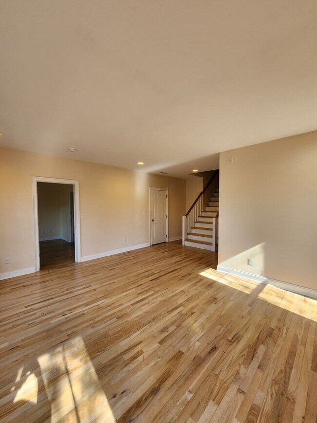 Building Photo - Black Mountain Rental-Mountain Views
