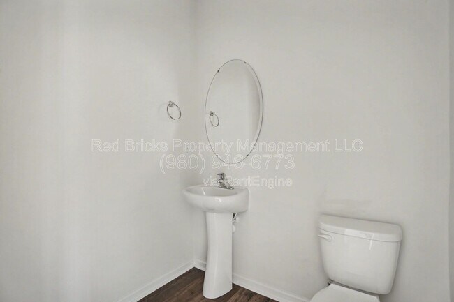 Building Photo - 11010 Austin Estates Dr