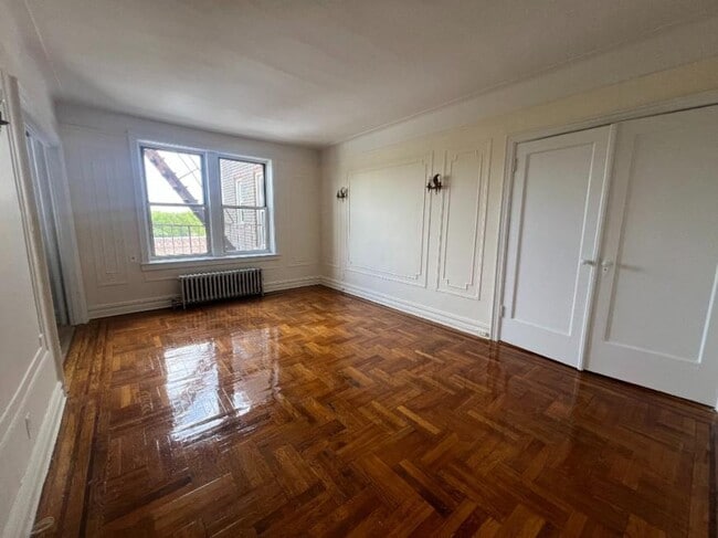 Building Photo - 0 bedroom in SUNNYSIDE NY 11104