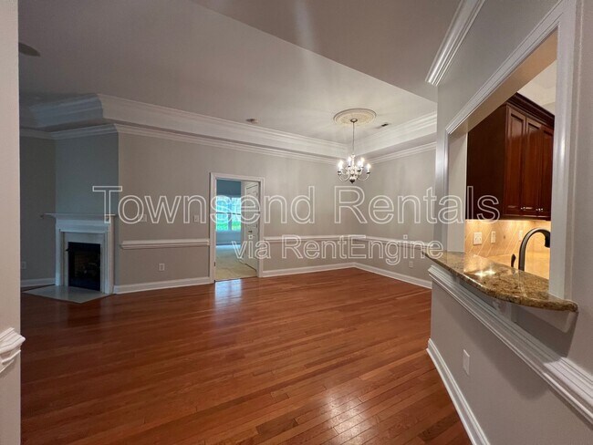 Building Photo - 2661 Lockwood Rd