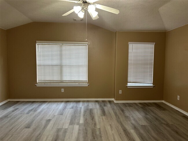 Building Photo - 14430 Fairbuff Ln