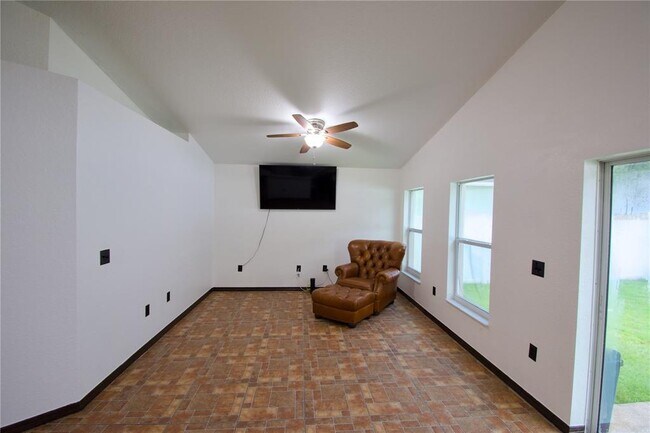 Building Photo - 1821 Wallace Manor Ln