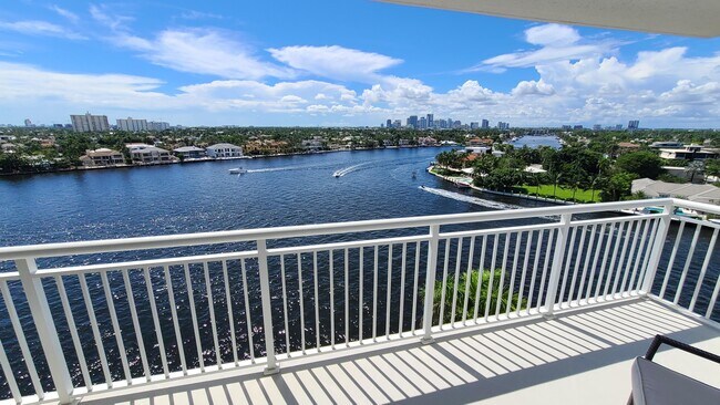 Primary Photo - 511 Bayshore Dr