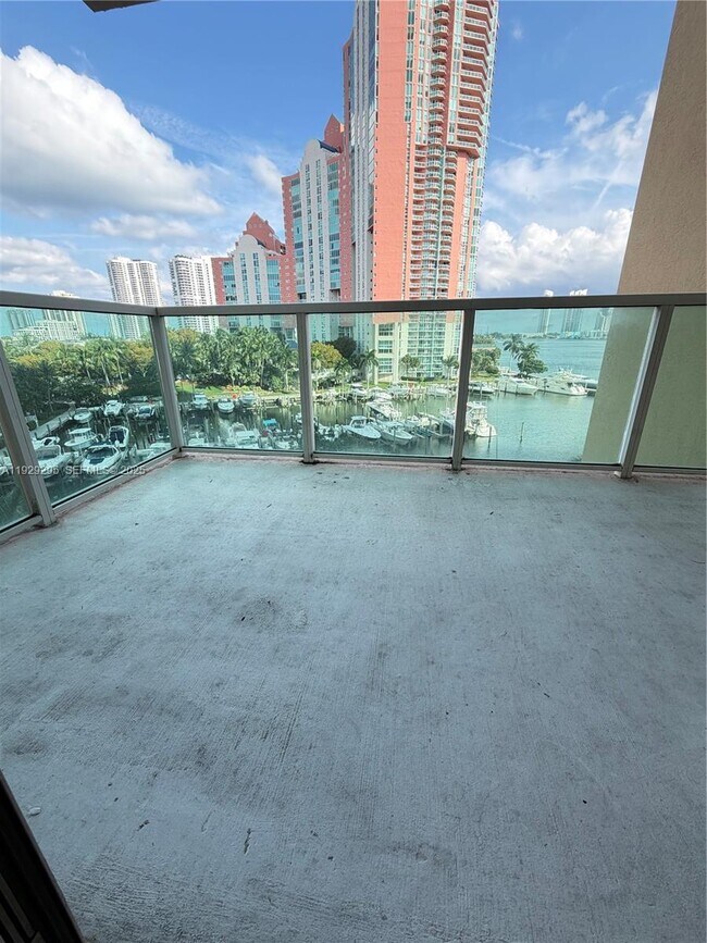 Building Photo - 3340 NE 190th St