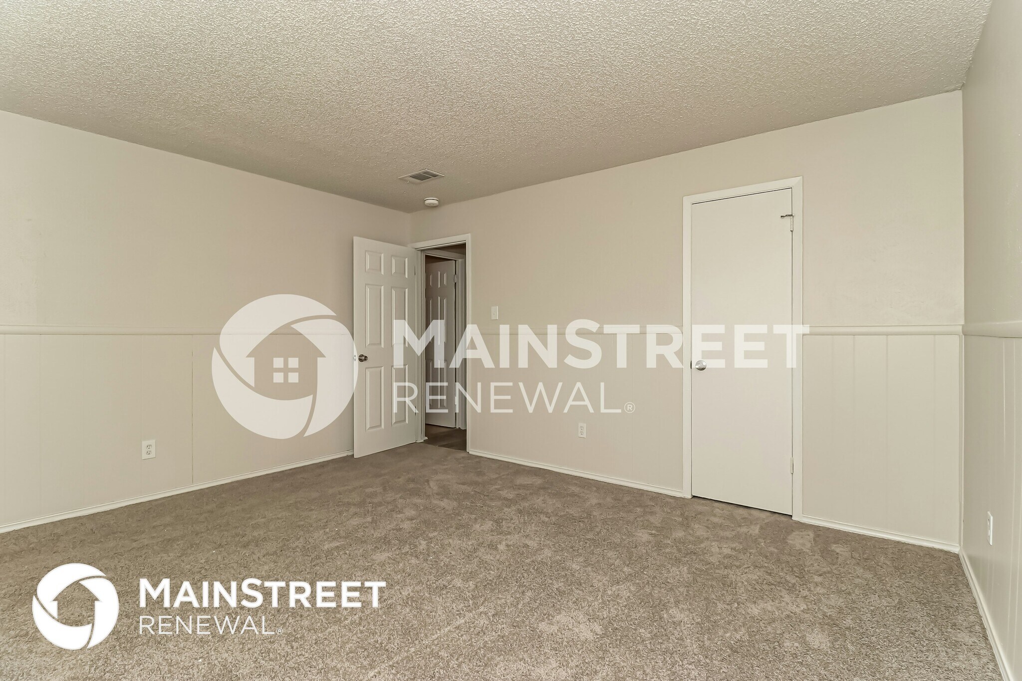 Building Photo - 3904 Royal Crest Dr