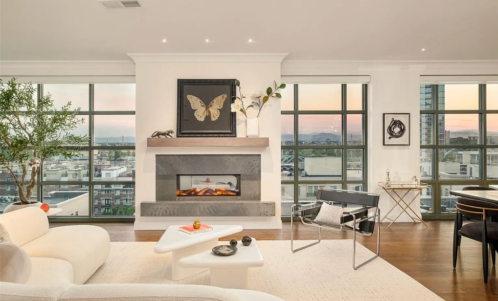 Building Photo - 1590 Little Raven St