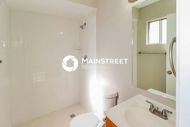 Building Photo - 3 Bedroom Pet-Friendly Home in MESA, AZ with Main Street Renewal
