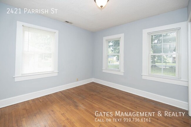 Building Photo - 2421 Parrish St