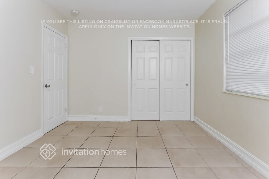 Building Photo - 3441 SW 20th Ct