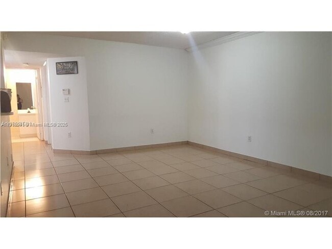 Building Photo - 4712 NW 114th Ave