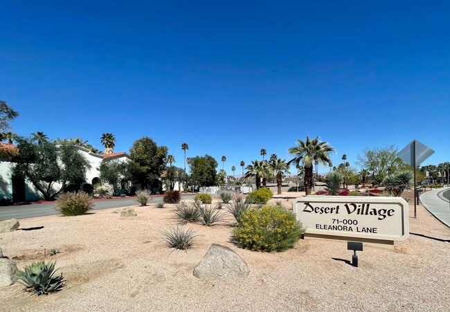 Building Photo - COMING SOON!!! LOVELY 2 Bed/2 Bath Condo Across From The River!!!