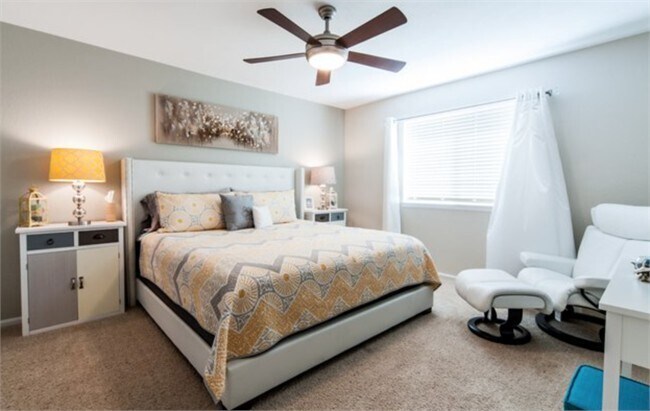 Building Photo - Beautiful 2 Bedroom Townhome in Thriving Erie Community