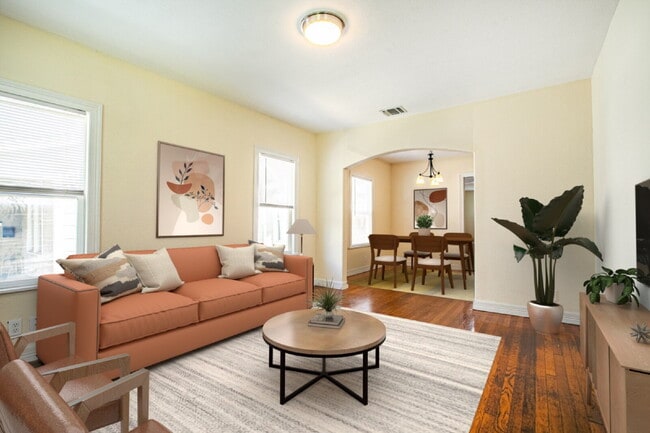 Building Photo - 3br / 2ba house in Woodlawn terrace, close...